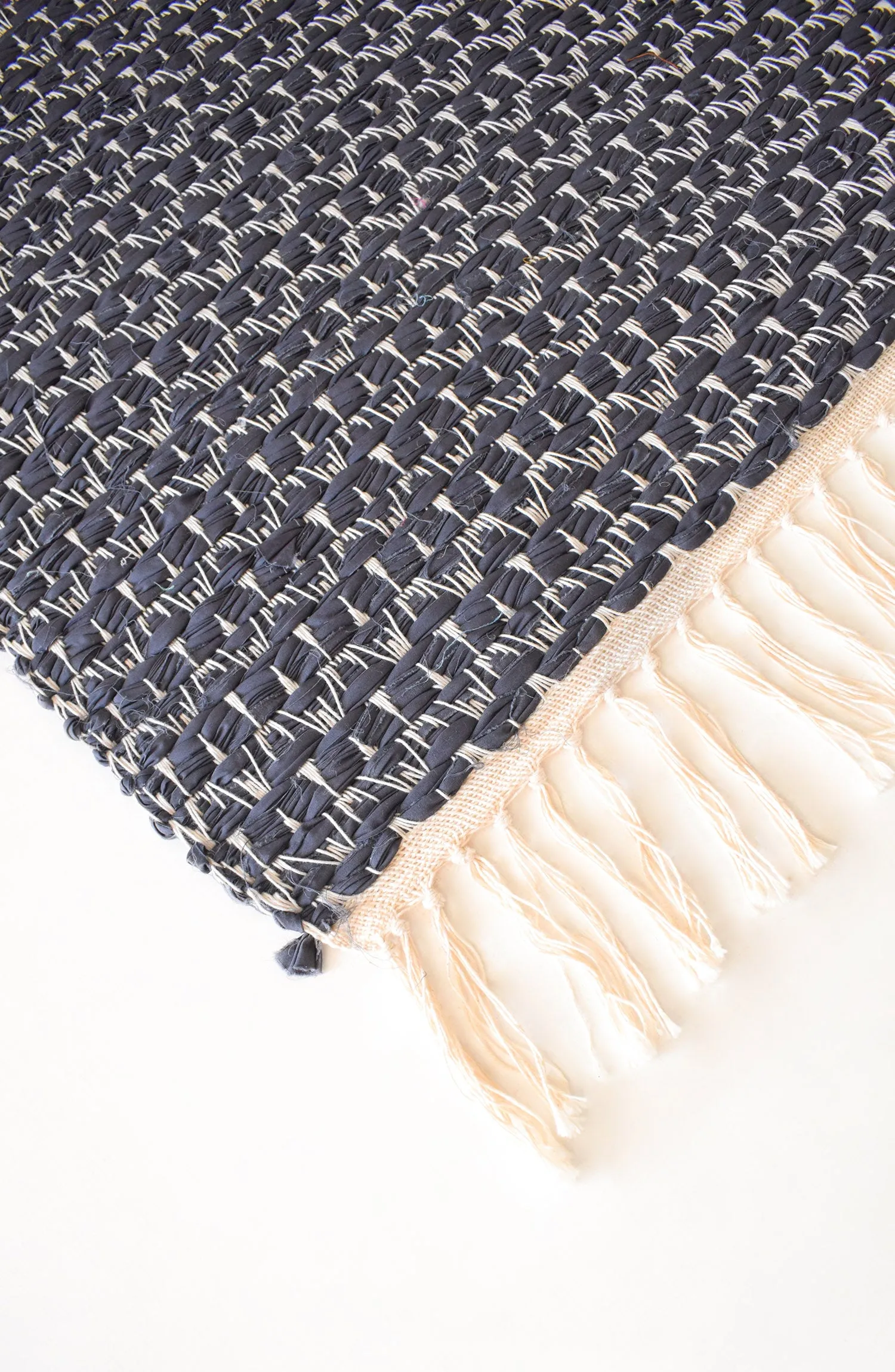 Handmade Recycled Cotton RUG 6 ft x 4 ft (H-RUGS-22-010)